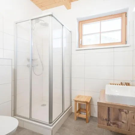 בקתה Haus Am Bach *